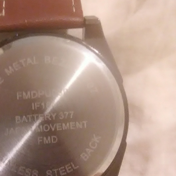 Fashionable watch - Picture 2 of 3